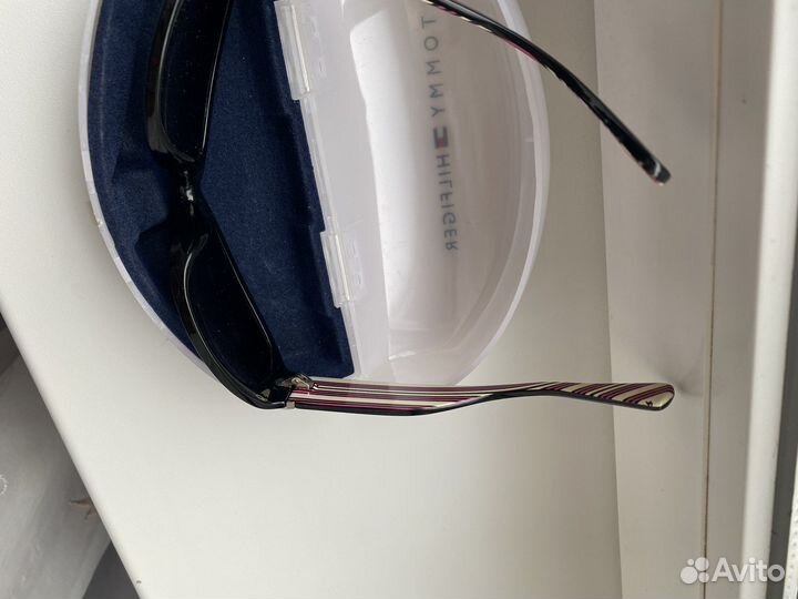 Солнцезащитные очки женские брендовые