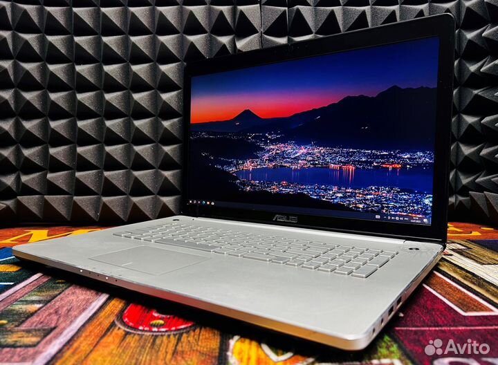 17.3 ноутбук Asus для рабочих задач