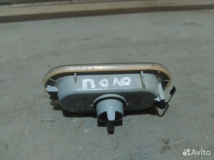 Повторитель поворота в крыло передний Volkswagen