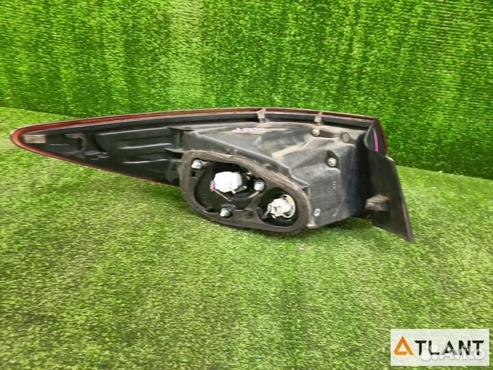 Фонарь задний правый mazda atenza