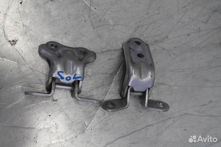 Петли двери задней правой Hyundai-KIA Solaris 1