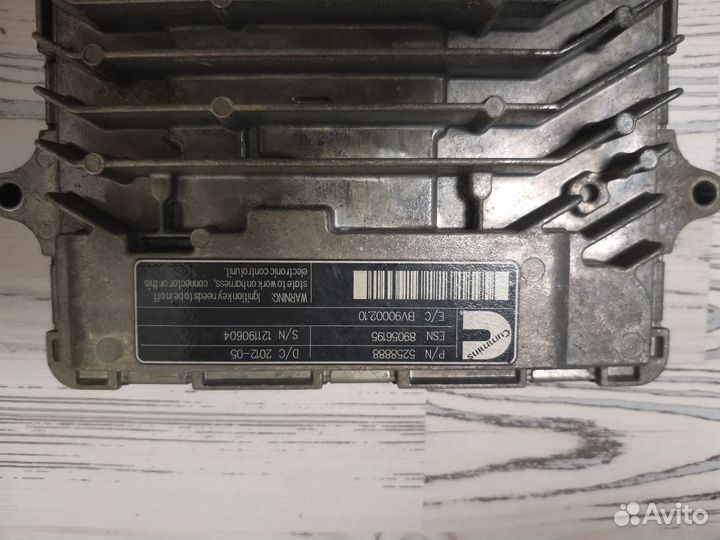 Блок управления двигателем CM2220 Cummins