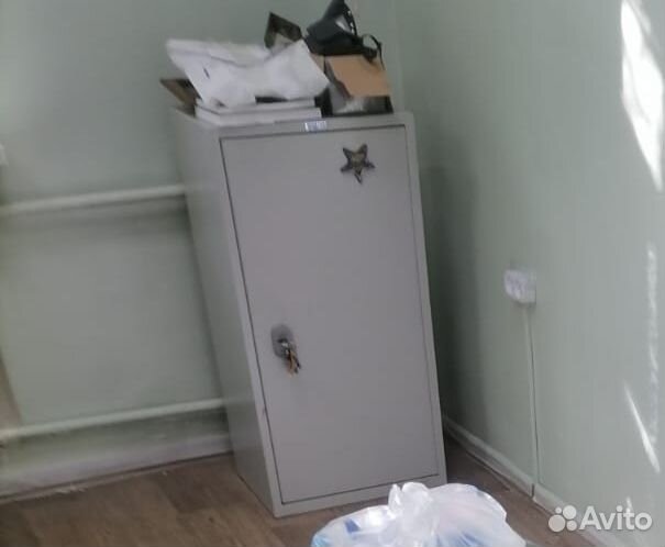 Сейф металлический