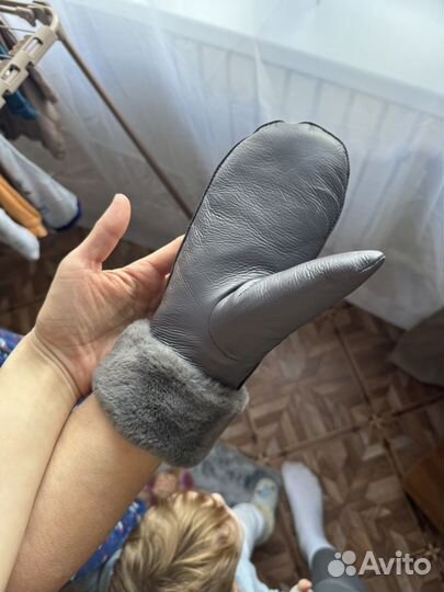 Варежки зимние женские