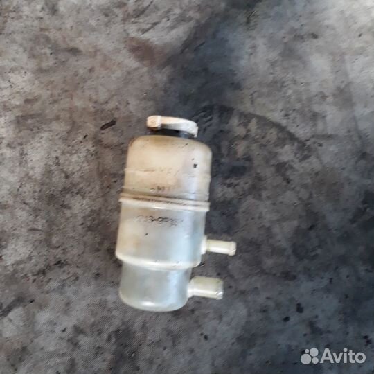 Бачок гур Мицубиси Лансер 9