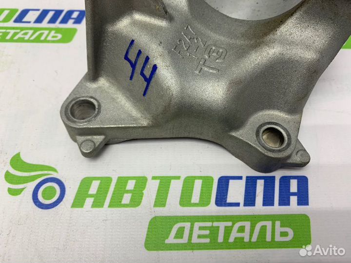 Кронштейн привода правый Mazda Cx-9 бензин 2017