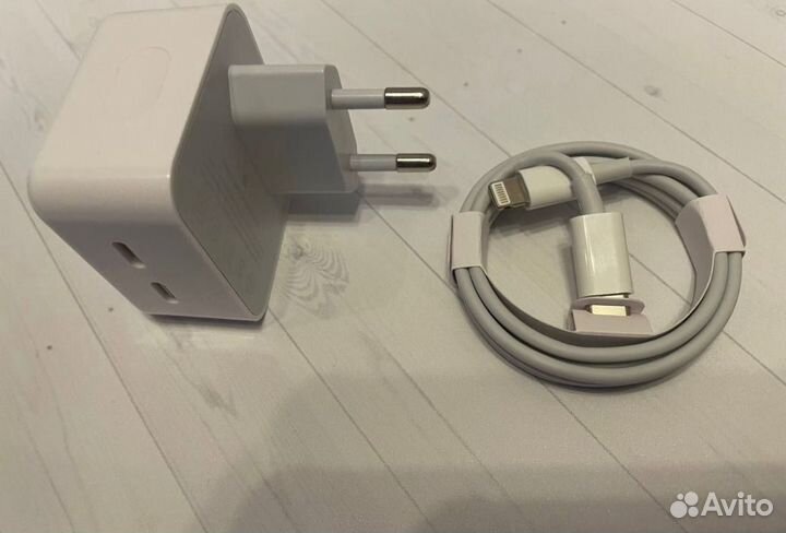 Зарядка на iPhone