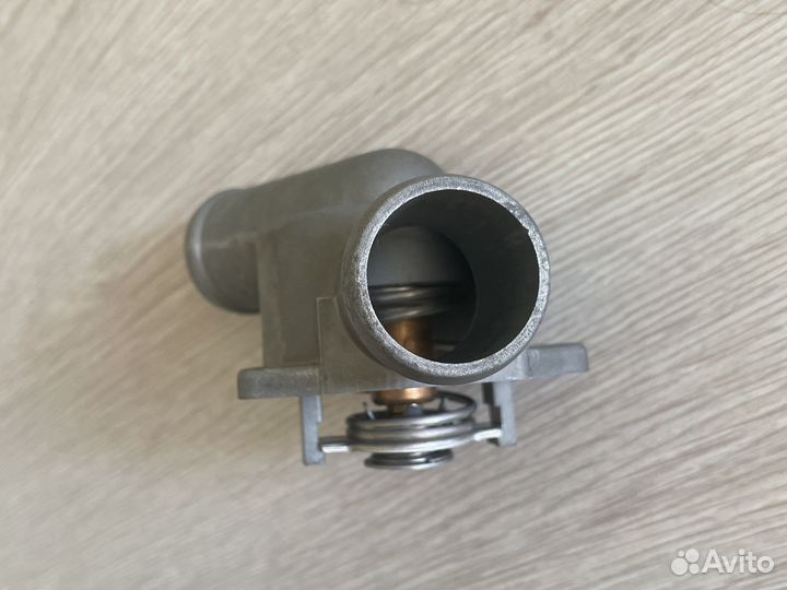 Крышка термостата в сборе на ваз