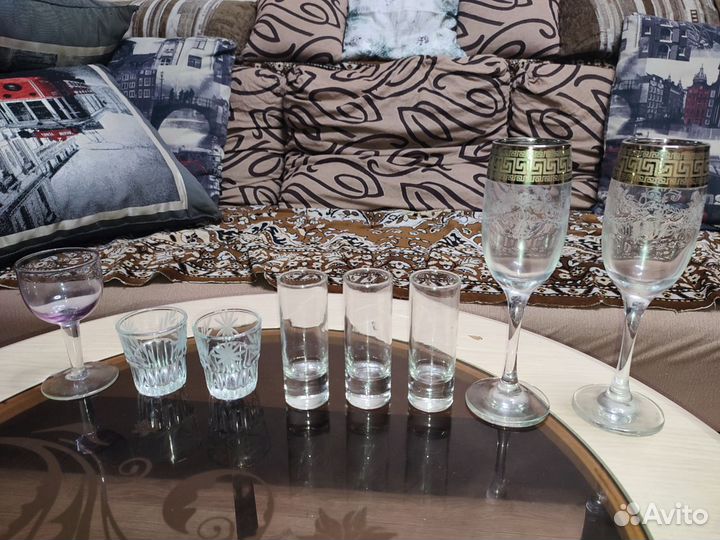 Посуда - тарелки, кружки, рюмки, бокалы