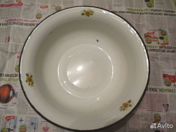 Тазы Эмалированные разные СССР. См. в описание