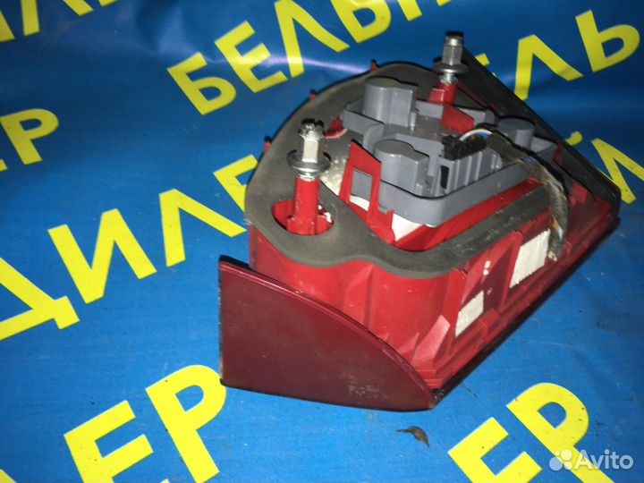 Фонари в крышку багажника Volkswagen Jetta 6