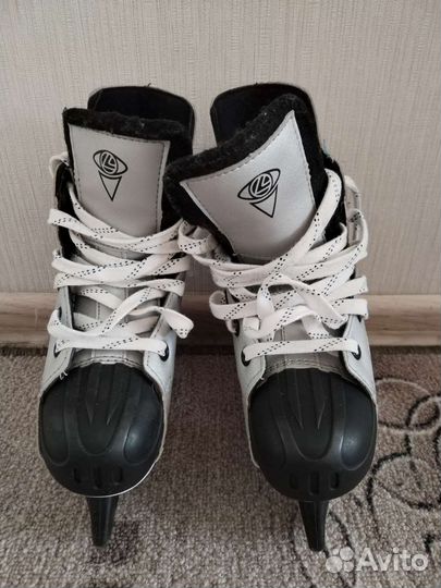 Коньки хоккейные Larsen Alex новые 32р