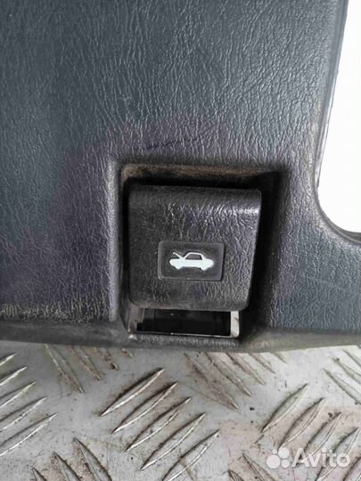 Кнопка открывания капота Тойота Калдина