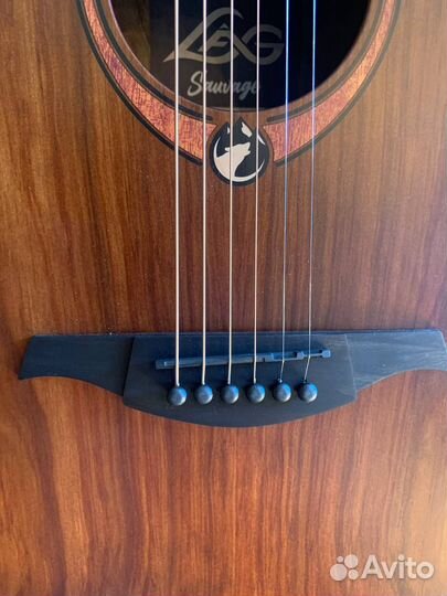 Акустическая гитара