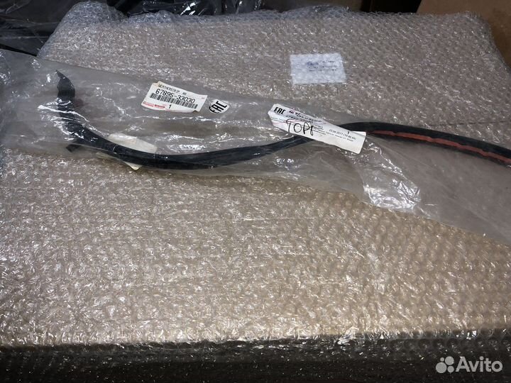 Уплотняющая резинка задней двери на lexus es