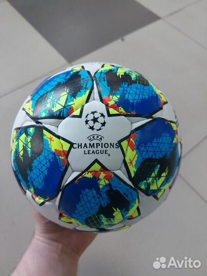 Футбольный мяч adidas лига чемпионов