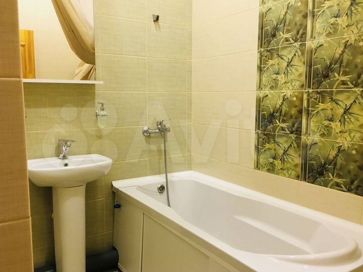 2-к. квартира, 80 м², 1/1 эт.