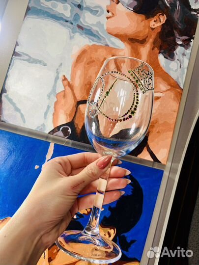 Собутыльник с бокалом на час