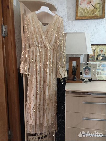 Вечернее платье в пол, 50- 52 размеров с пайетками