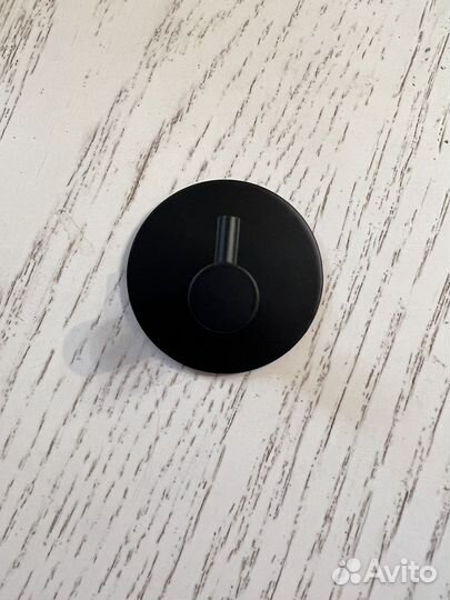 Крючок настенный металлический