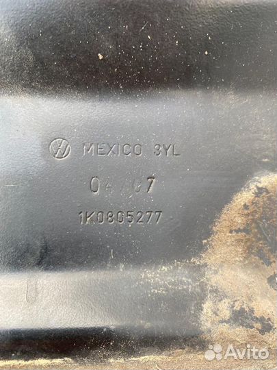 Водосток лобового VW Jetta 5