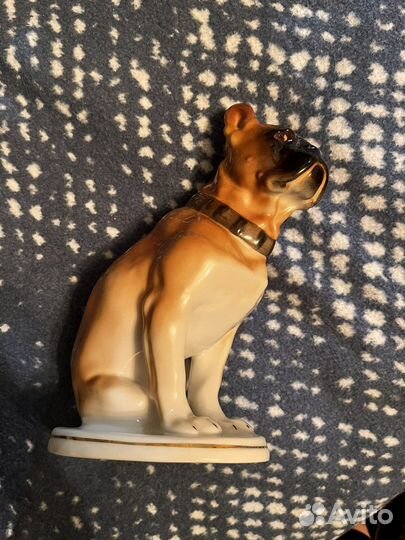 Статуэтка фарфор