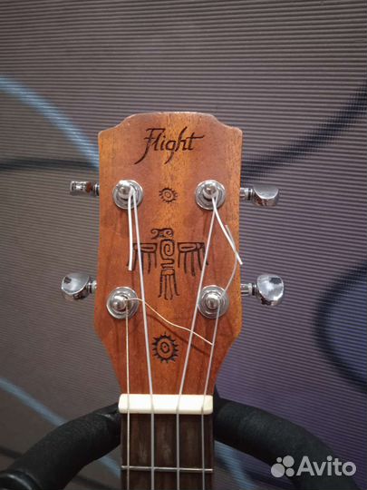 Электроакустическая укулеле тенор Flight