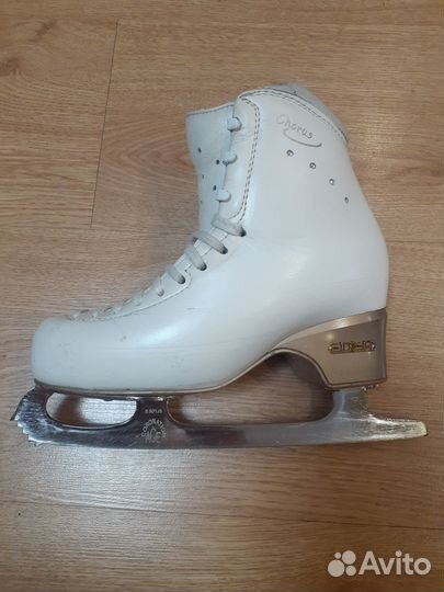 Фигурные коньки edea chorus 225