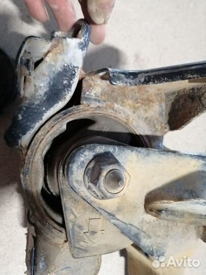 Подушка двигателя левая Hyundai Elantra Элантра