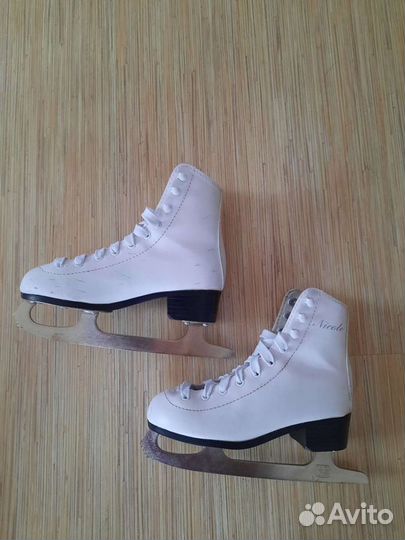Коньки фигурные