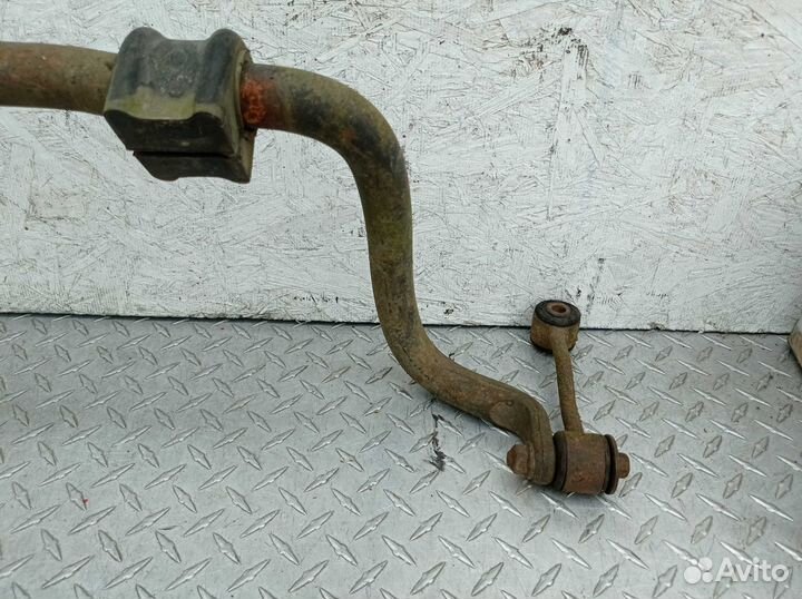 Стабилизатор передний Jeep Liberty 1 (KJ)