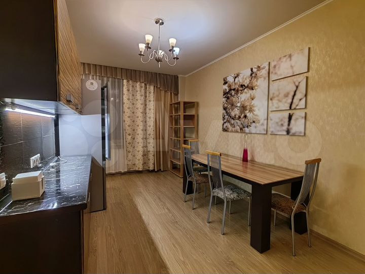 4-к. квартира, 107,4 м², 2/4 эт.