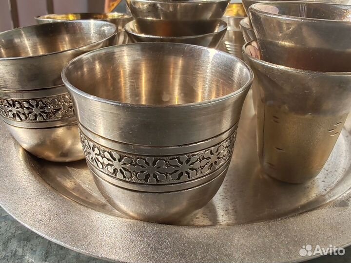 Рюмки мельхиор на подносе