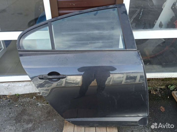 Дверь задняя правая Renault fluence