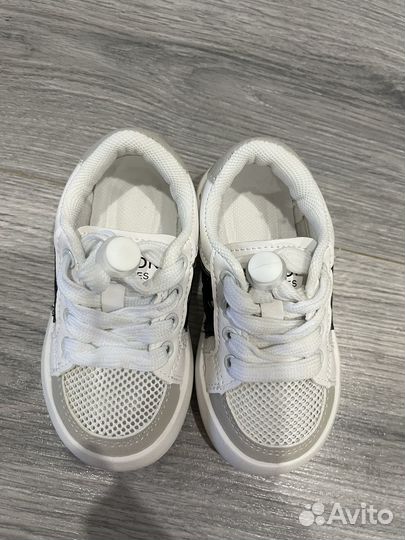 Кроссовки детские новые