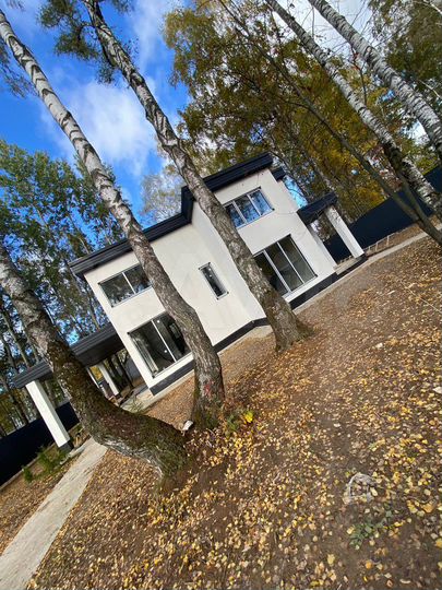 Дом 240 м² на участке 15 сот.