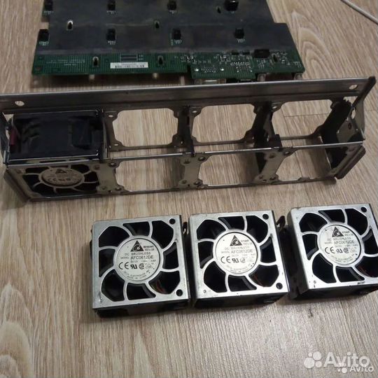 Материнская плата 4 вентилятора