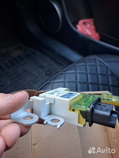 Блок управления зарядкой аккумулятора Peugeot308