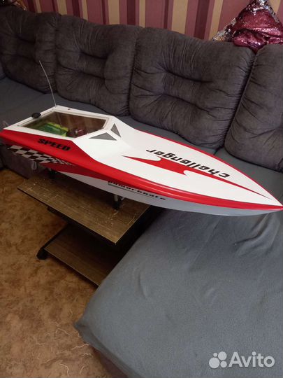 Радиоуправляемый катер на бензине