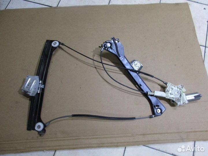 Стеклоподъемник передний левый w209 CLK-class