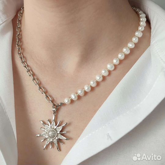 Колье с натуральным жемчугом, кулон солнце