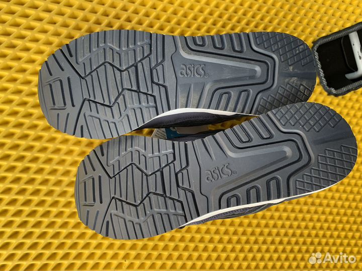 Кроссовки Asics