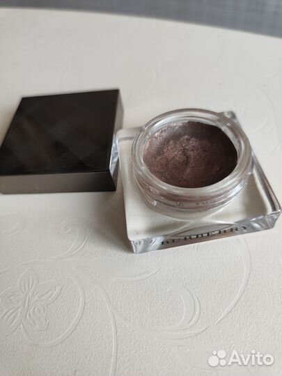 Кремовые тени Burberry 102