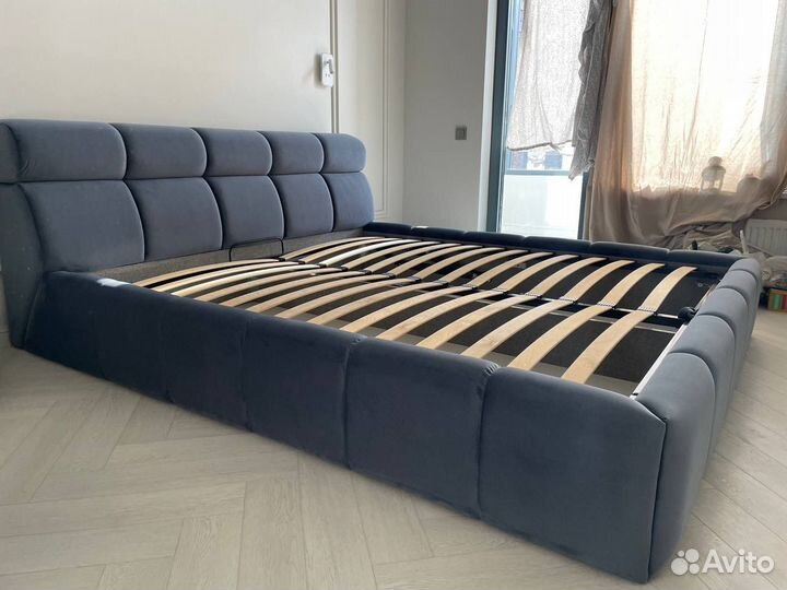 Кровать двухспальная в стиле лофт