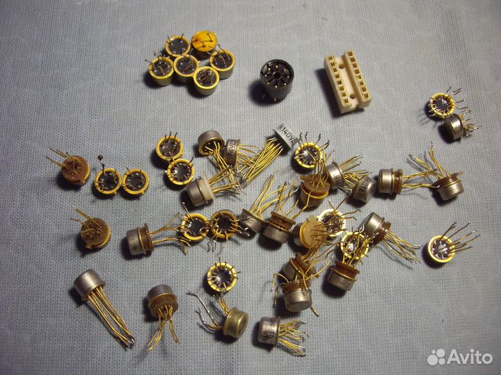 Микросхемы. Транзисторы. Позолочены