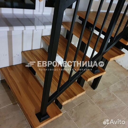 Лестница на металлокаркасе