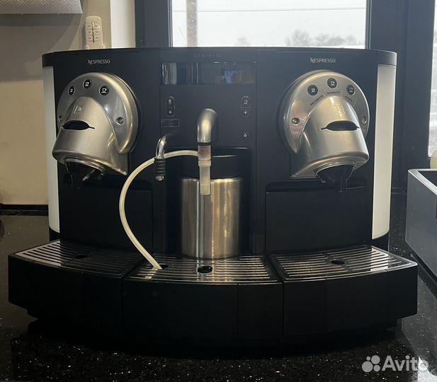 Кофемашина nespresso