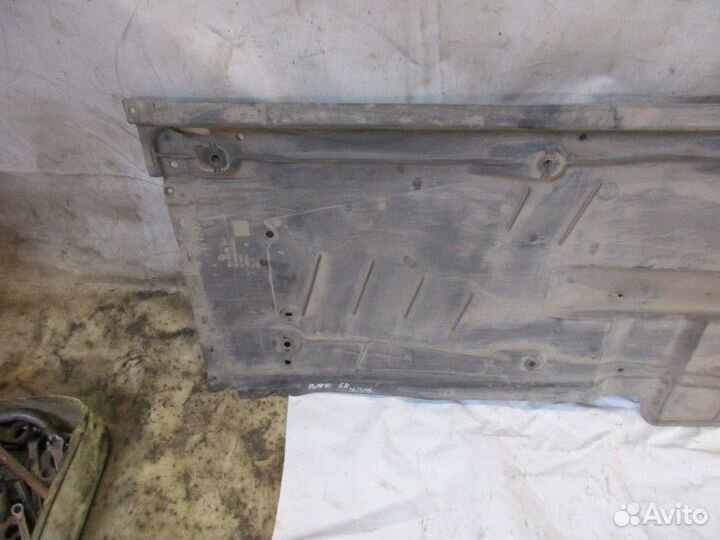 Пыльник днища левый Skoda Rapid 2013-2020 (6RA8252