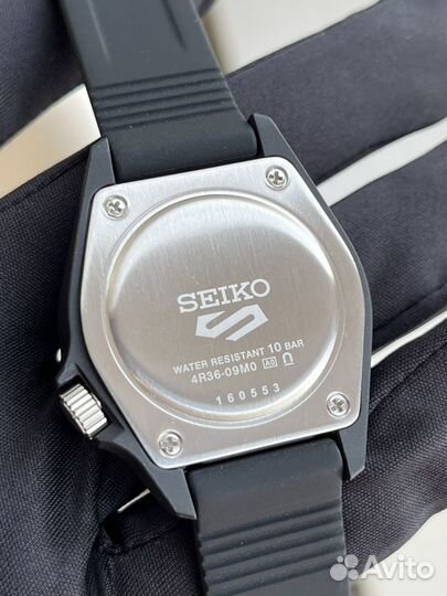 Часы Seiko 5 sports srpg87K1 новые