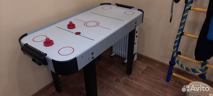 Настольный аэрохоккей